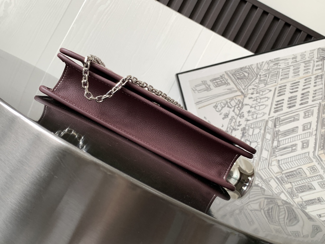 Alexandre Iii Shoulder Bag In Burgundy